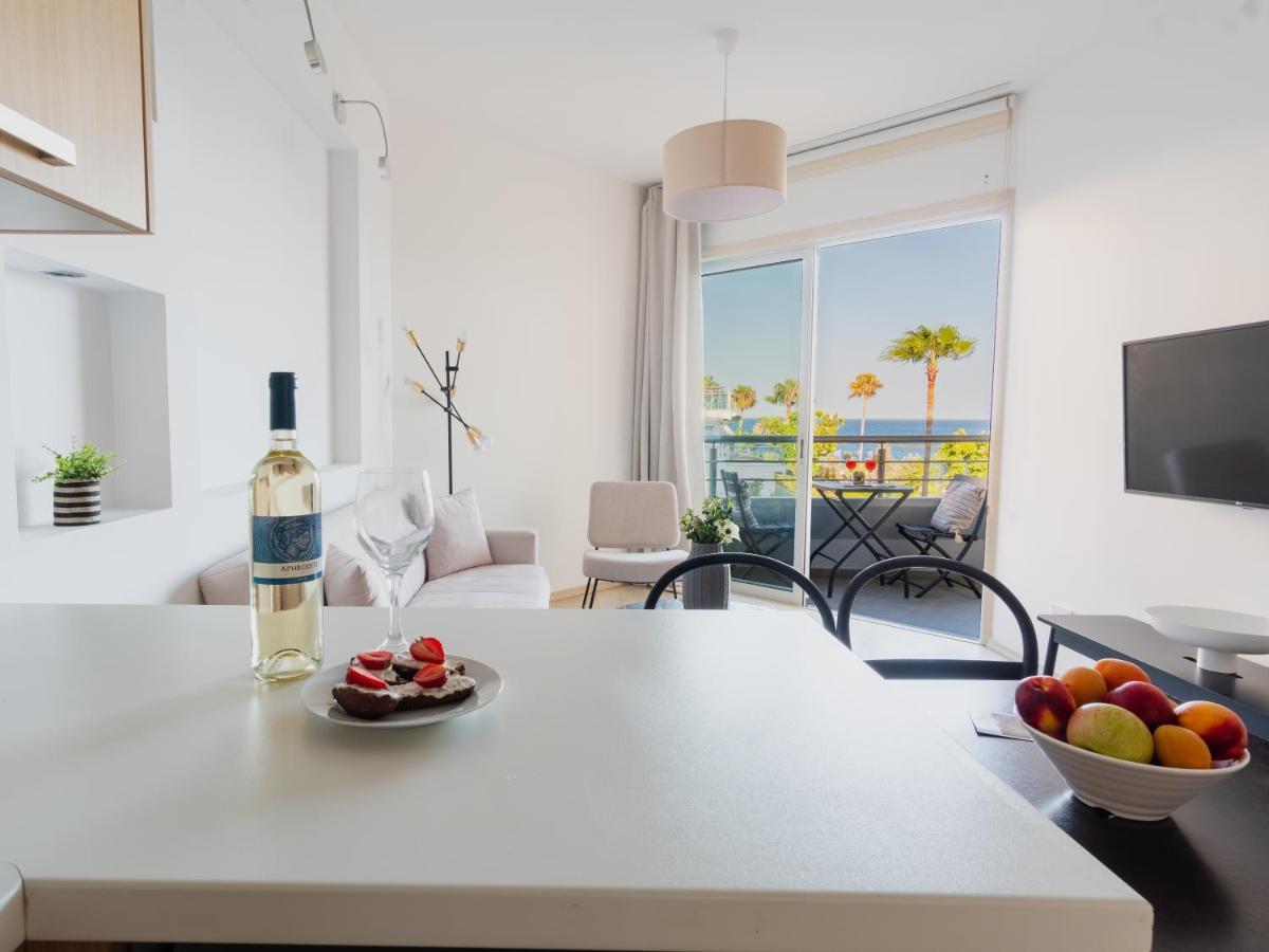Sanders Ermitage On The Beach - Delightful 1-Bedroom Apartment With Sea View Limassol Ngoại thất bức ảnh