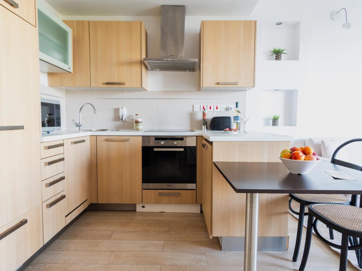 Sanders Ermitage On The Beach - Delightful 1-Bedroom Apartment With Sea View Limassol Ngoại thất bức ảnh